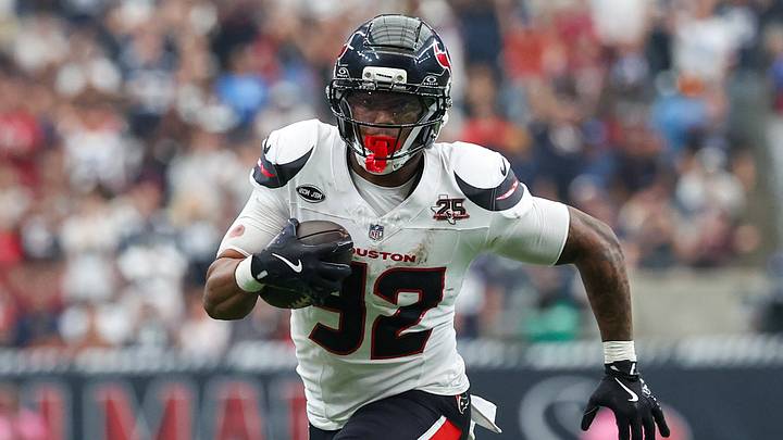 Oct 4, 2026; Houston, Texas, USA; Houston Texans running back David Montgomery (32) rushes against the Dallas Cowboys at Reliant Stadium. Oct 4, 2026; Houston, Texas, USA; Houston Texans running back David Montgomery (32) rushes against the Dallas Cowboys at Reliant Stadium.