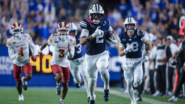 BYU TE Roger Saleapaga against Iowa StateBYU Football BYU TE Roger Saleapaga against Iowa StateBYU Football