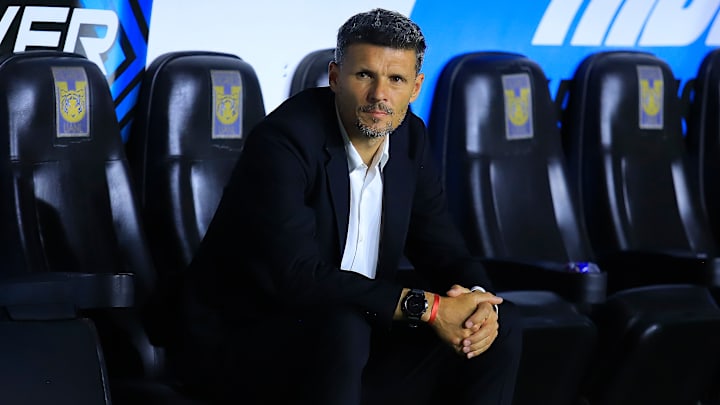 El argentino Fernando Ortiz, técnico del América, marcha invicto cuando se trata de los clásicos de la Liga MX.