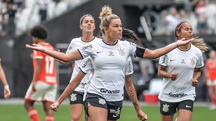 Corinthians, de Tamires, luta pela liderança do Brasileirão Feminino