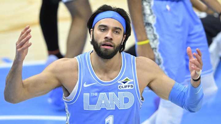 Mar 27, 2025; Cleveland, Ohio, USA; Cleveland Cavaliers guard Max Strus (1) reacts in the fourth quarter against the San Antonio Spurs at Rocket Arena. Mandatory Credit: David Richard-Imagn Images Mar 27, 2025; Cleveland, Ohio, USA; Cleveland Cavaliers guard Max Strus (1) reacts in the fourth quarter against the San Antonio Spurs at Rocket Arena. Mandatory Credit: David Richard-Imagn Images