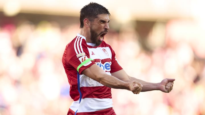 De acuerdo con el periodista argentino César Luis Merlo, el lateral derecho uruguayo del Granada, Bruno Méndez, se pondrá la casaca del Toluca.