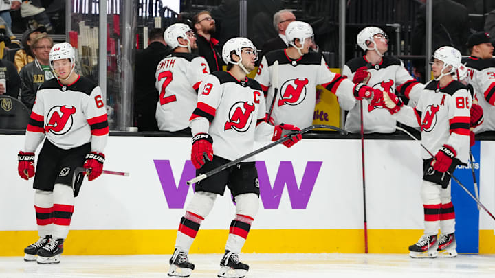 New Jersey Devils center Nico Hischier (13) 
