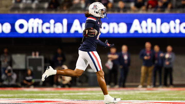 Nov 15, 2024; Tucson, Arizona, USA; Arizona Wildcats defensive back Genesis Smith (2) reacts after a turnover during the first quarter against the Houston Cougars at Arizona Stadium. Nov 15, 2024; Tucson, Arizona, USA; Arizona Wildcats defensive back Genesis Smith (2) reacts after a turnover during the first quarter against the Houston Cougars at Arizona Stadium.