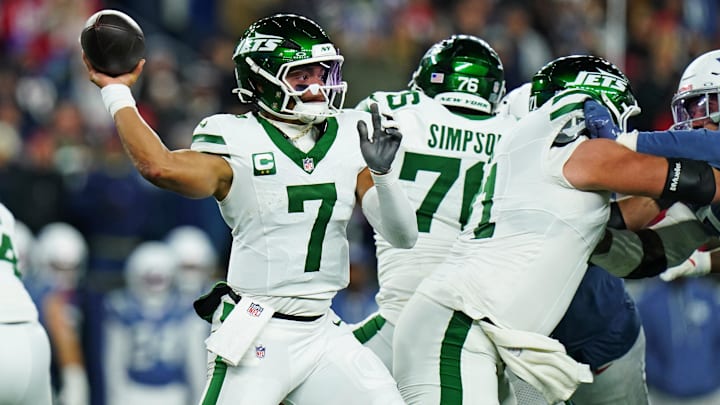 Nov 13, 2025; Foxborough, Massachusetts, USA; New York Jets quarterback Justin Fields (7) drops back to make a pass during the second half against the New England Patriots at Gillette Stadium. Mandatory Credit: David Butler II-Imagn Images