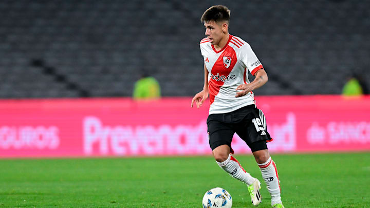 Claudio Echeverri wechselt zu Manchester City