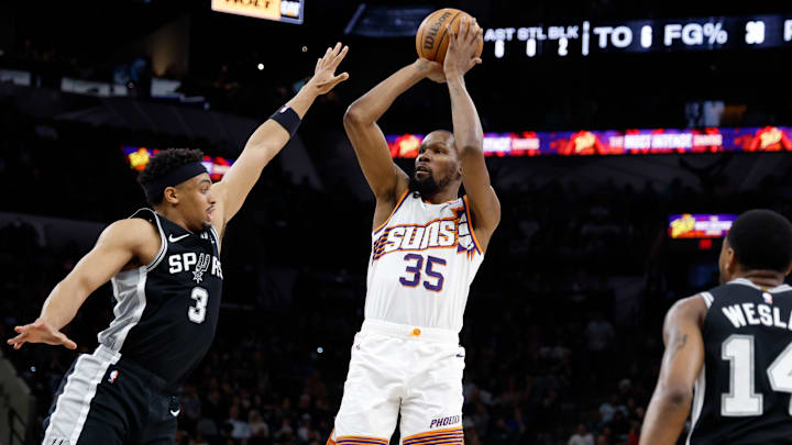 Phoenix Suns v San Antonio Spurs