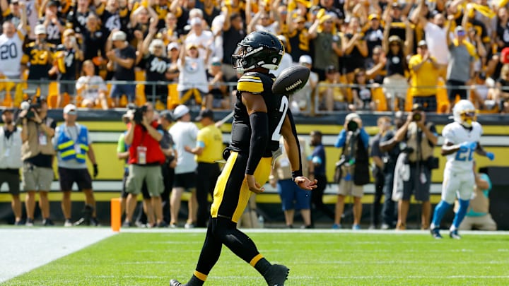 Los Angeles Chargers v Pittsburgh Steelers