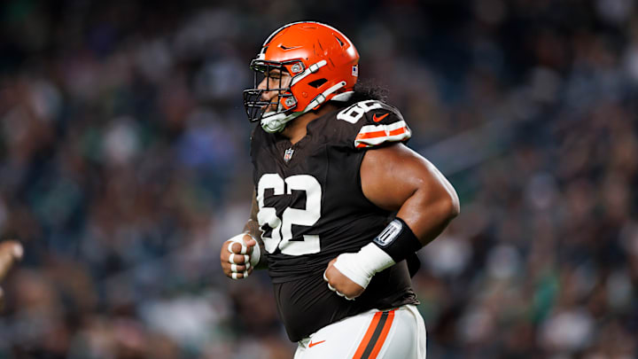 Cleveland Browns, Siaki Ika