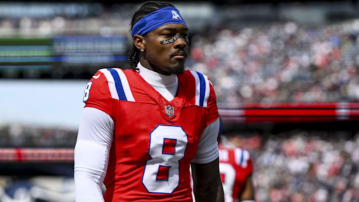 Sep 21, 2025; Foxborough, Massachusetts, USA; New England Patriots wide receiver Stefon Diggs (8) before the game against the Pittsburgh Steelers at Gillette Stadium. Mandatory Credit: Brian Fluharty-Imagn Images Sep 21, 2025; Foxborough, Massachusetts, USA; New England Patriots wide receiver Stefon Diggs (8) before the game against the Pittsburgh Steelers at Gillette Stadium. Mandatory Credit: Brian Fluharty-Imagn Images