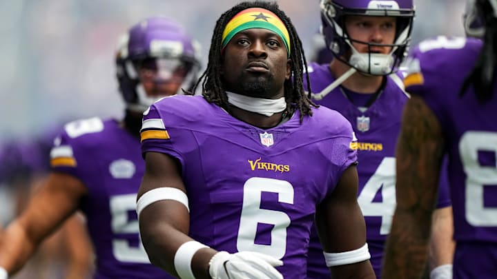Minnesota Vikings LB Brian Asamoah