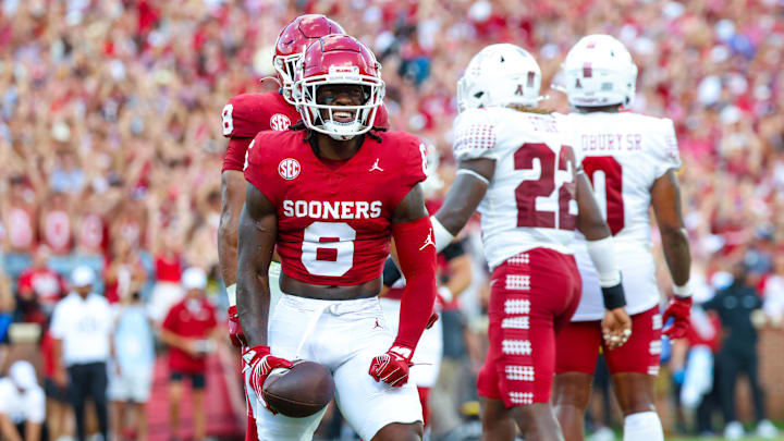 Oklahoma wide receiver Deion Burks