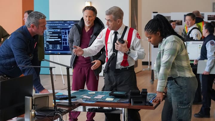 CHICAGO P.D. -- "In The Trenches: Part III" Episode 12014 -- Pictured: (l-r) Taylor Kinney as Kelly Severide, Steven Weber as Dr. Dean Archer, Dermot Mulroney as Chief Dom Pascal, Toya Turner as Kiana Cook -- (Photo by: Elizabeth Sisson/NBC)