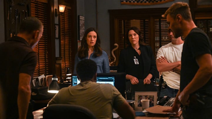 CHICAGO P.D. -- "The After" Episode 12004 -- Pictured: (l-r) Marina Squerciati as Officer Kim Burgess, Sara Bues as Asa Chapman