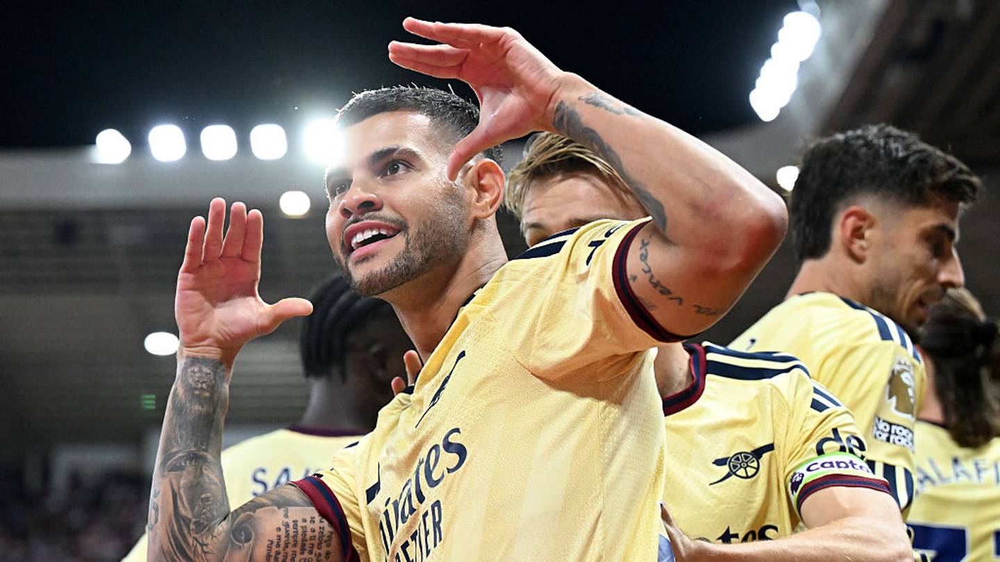 Arsenal Player Ratings vs. Sunderland: Two Heroes Bail Out Gunners in Two Decisive Minutes