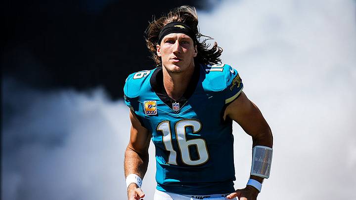 El mariscal de campo de los Jaguars, Trevor Lawrence, ha llevado a Jacksonville a la victoria en 10 de sus últimos 11 partidos de temporada regular. El mariscal de campo de los Jaguars, Trevor Lawrence, ha llevado a Jacksonville a la victoria en 10 de sus últimos 11 partidos de temporada regular.