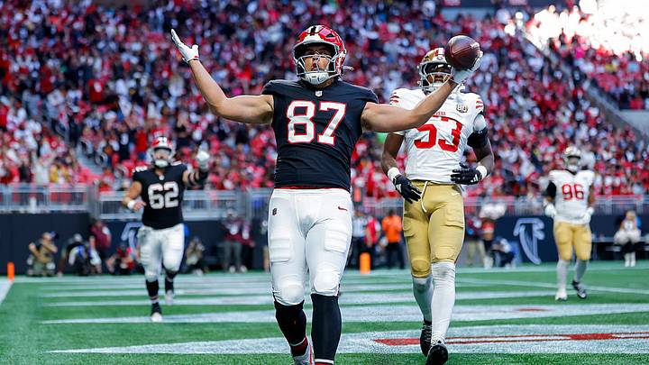Nick Muse de los Atlanta Falcons celebra tras asegurar una recepción de touchdown frente a los San Francisco 49ers Nick Muse de los Atlanta Falcons celebra tras asegurar una recepción de touchdown frente a los San Francisco 49ers