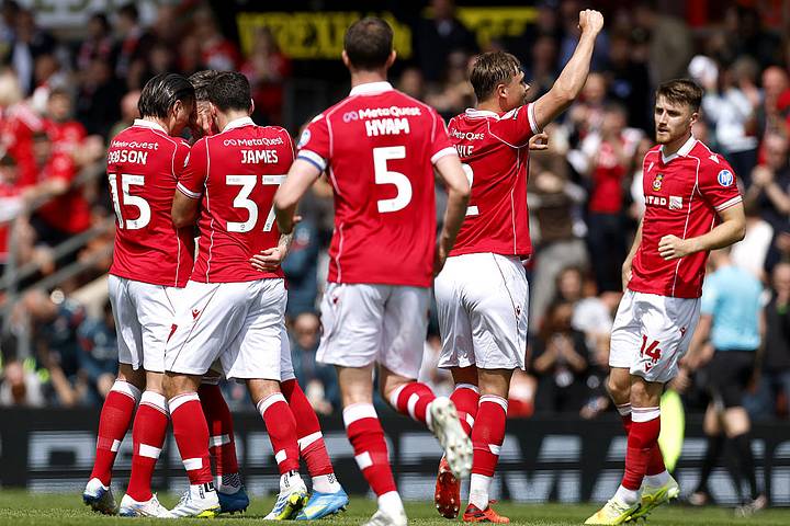 Josh Windass celebrates for Wrexham against Middlesbrough. จอช วินดาสส์ เฉลิมฉลองในเกมที่เร็กซ์แฮมพบกับมิดเดิลสโบรห์