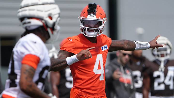 Browns wide receiver Aaron Anderson looks to Browns quarterback Deshaun Watson before running a play during Browns training camp at CrossCountry Mortgage Campus of the Cleveland Browns in Berea, Ohio on June 9, 2026. on July, 31, 2026. Browns wide receiver Aaron Anderson looks to Browns quarterback Deshaun Watson before running a play during Browns training camp at CrossCountry Mortgage Campus of the Cleveland Browns in Berea, Ohio on June 9, 2026. on July, 31, 2026.