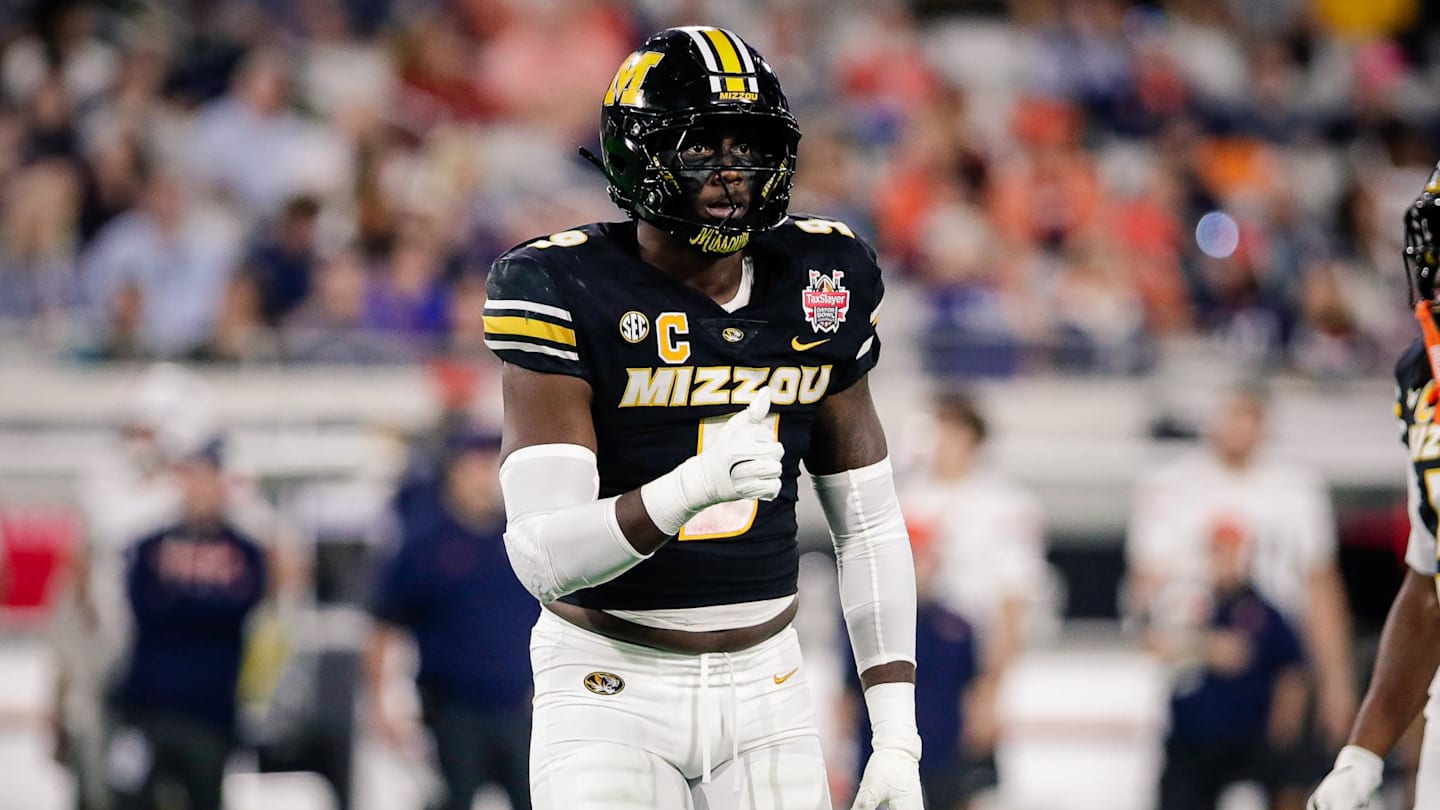 What Zion Young's Visit With Bears Says About Ryan Poles' Draft Plans