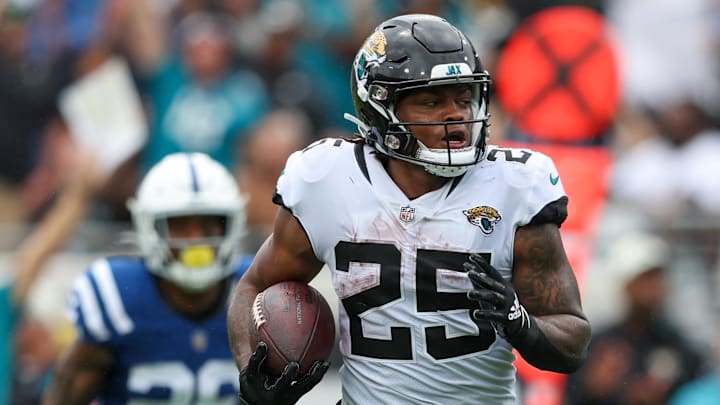Jacksonville Jaguars running back James Robinson (25).