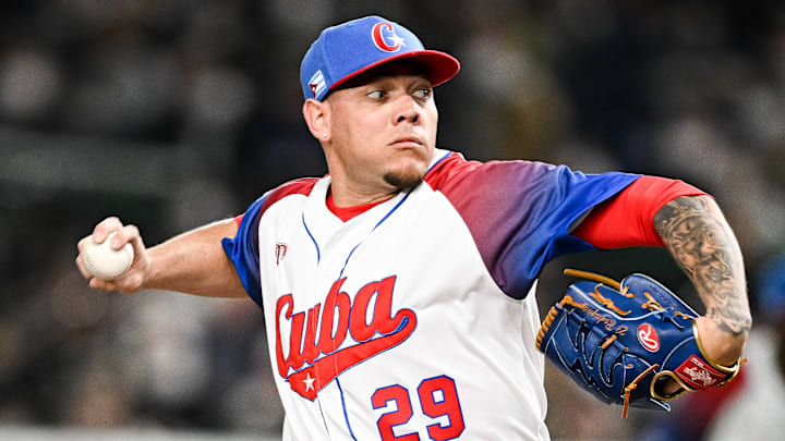 Yariel Rodríguez fue anunciado por los Azulejos 