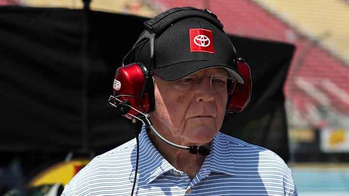 Joe Gibbs says that his Joe Gibbs Racing team and Toyota have worked together to figure out the engine issues that plagued Denny Hamlin and Chase Briscoe at Martinsville. Joe Gibbs says that his Joe Gibbs Racing team and Toyota have worked together to figure out the engine issues that plagued Denny Hamlin and Chase Briscoe at Martinsville.