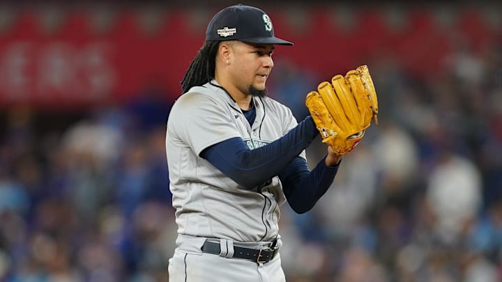 Seattle Mariners starting pitcher Luis Castillo (21)