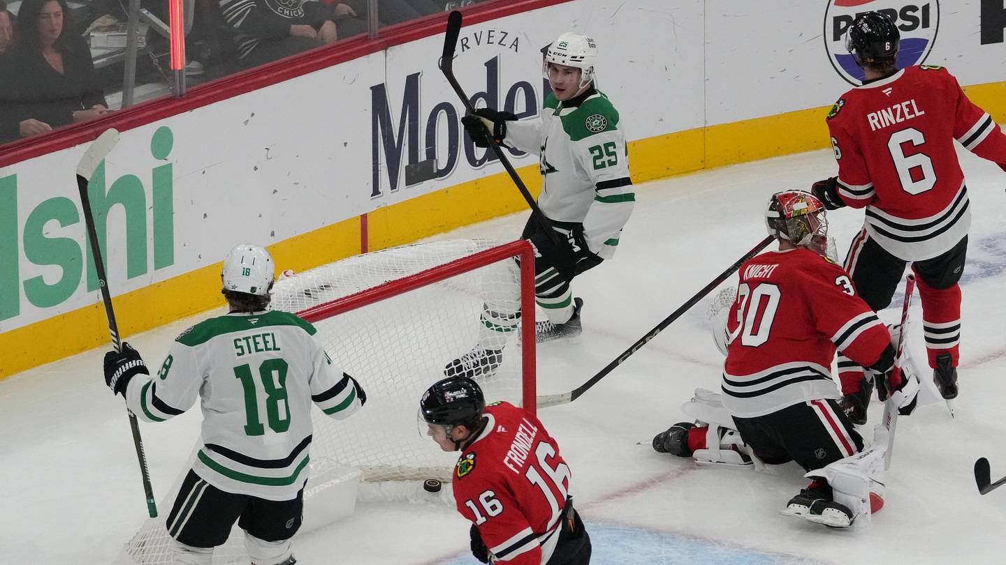 Blackhawks 2-game win streak snapped as they're shut out 4-0 by the Stars