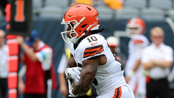 Aug 15, 2026; Chicago, Illinois, USA; Cleveland Browns running back Quinshon Judkins (10) rushes the ball against the Chicago Bears during the first half at Soldier Field. Aug 15, 2026; Chicago, Illinois, USA; Cleveland Browns running back Quinshon Judkins (10) rushes the ball against the Chicago Bears during the first half at Soldier Field.