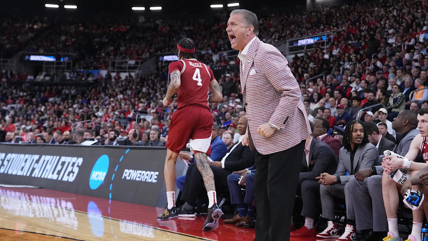 Hog fans 'disgusted' with 'horrible' flagrant one foul call vs St. John's
