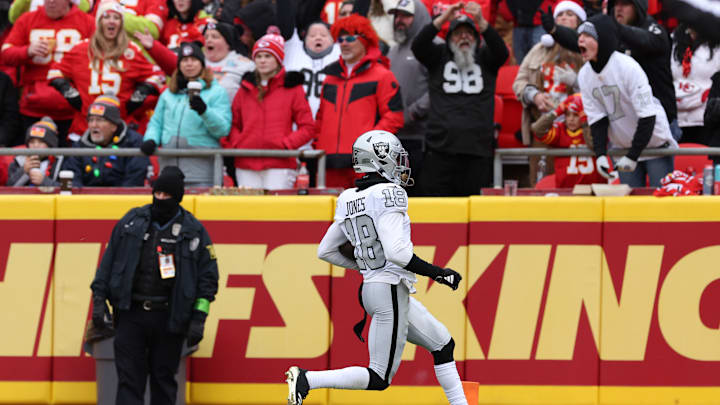 Las Vegas Raiders v Kansas City Chiefs