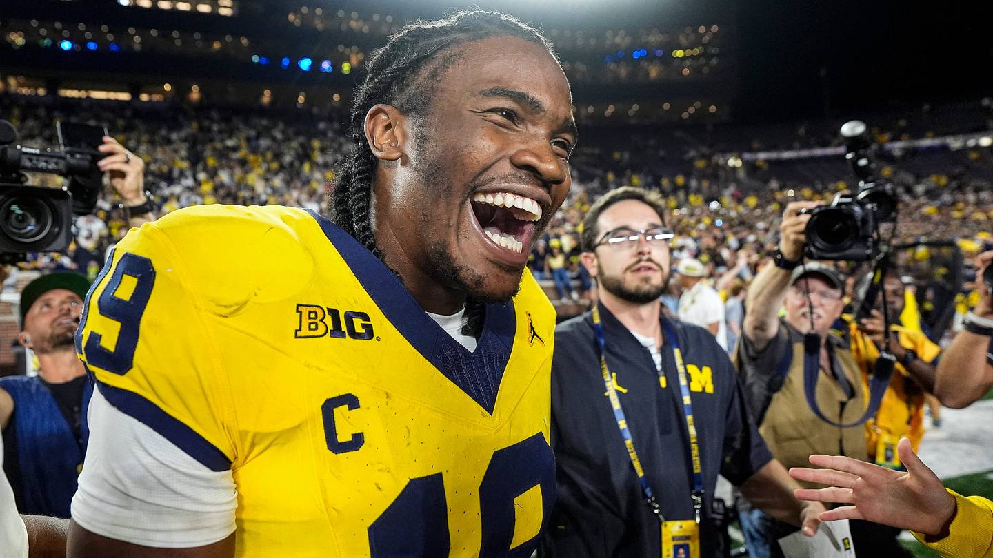 B1G Week 2 Power Rankings: Where do Badgers Stand After Instant Chaos?
