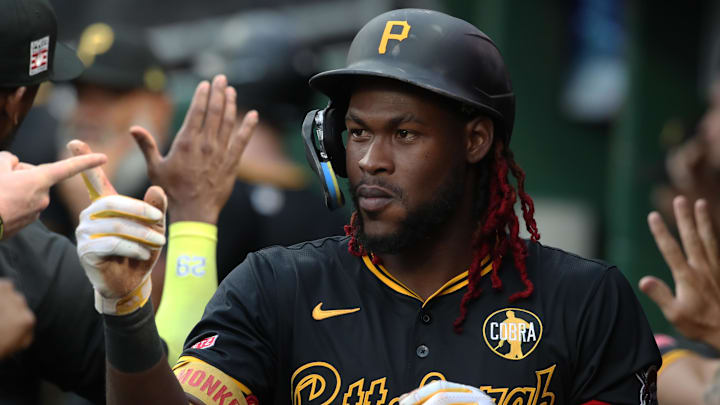 Jul 26, 2025; Pittsburgh, Pennsylvania, USA; Pittsburgh Pirates center fielder Oneil Cruz (15) celebrates his two run home run in the dugout against the Arizona Diamondbacks during the second inning at PNC Park. Mandatory Credit: Charles LeClaire-Imagn Images Jul 26, 2025; Pittsburgh, Pennsylvania, USA; Pittsburgh Pirates center fielder Oneil Cruz (15) celebrates his two run home run in the dugout against the Arizona Diamondbacks during the second inning at PNC Park. Mandatory Credit: Charles LeClaire-Imagn Images