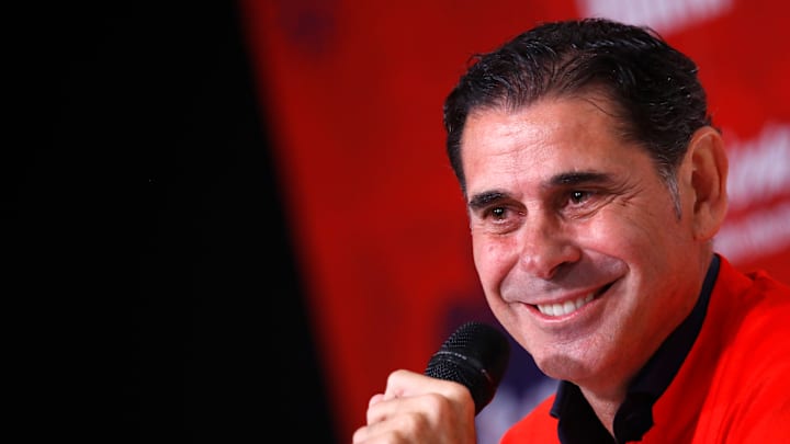 Fernando Hierro y Veljko Paunovic, preparan el nuevo fichaje de Chivas