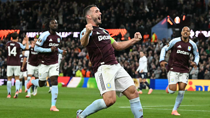 Aston Villa venceu o Bologna na estreia e terá pela frente o Feyenoord