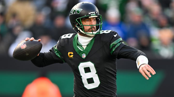 Jets quarterback Aaron Rodgers (8) looks to pass the ball during the first quarter against the Seattle Seahawks at MetLife Stadium.