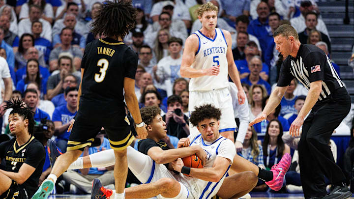 Feb 28, 2026; Lexington, Kentucky, USA; A tie up is called between Kentucky Wildcats center Malachi Moreno (24) and Vanderbilt Commodores center Jayden Leverett (34) during the second half at Rupp Arena at Central Bank Center. Mandatory Credit: Jordan Prather-Imagn Images Feb 28, 2026; Lexington, Kentucky, USA; A tie up is called between Kentucky Wildcats center Malachi Moreno (24) and Vanderbilt Commodores center Jayden Leverett (34) during the second half at Rupp Arena at Central Bank Center. Mandatory Credit: Jordan Prather-Imagn Images
