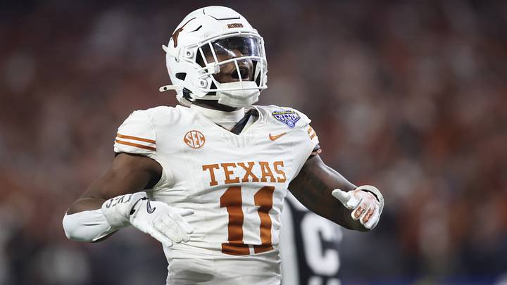 Jan 10, 2025; Arlington, Texas, USA; Texas Longhorns linebacker Colin Simmons 