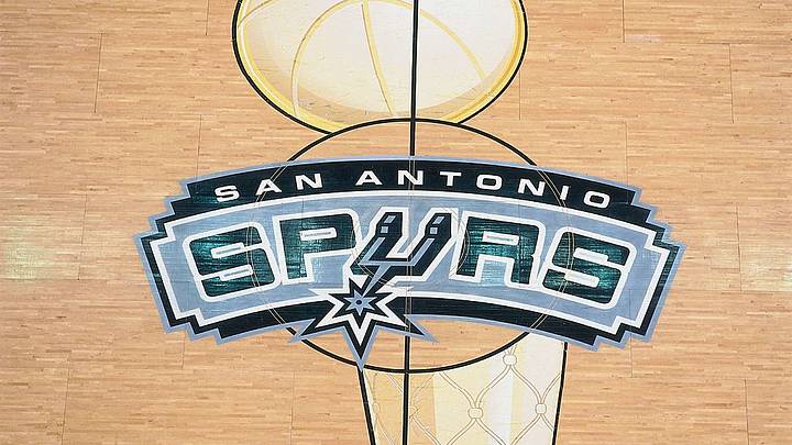 The Spurs played with the Larry O’Brien trophy on the floor in the Tim Duncan, Manu Ginobili and Tony Parker days. The Spurs played with the Larry O’Brien trophy on the floor in the Tim Duncan, Manu Ginobili and Tony Parker days.