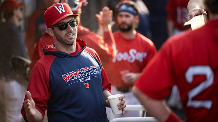 Red Sox nombró manager interino a Chad Tracy 