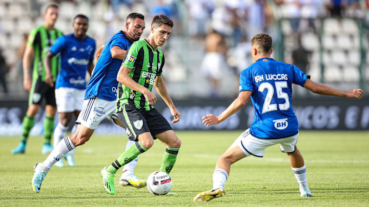 O Coelho defende tabu contra a Raposa.