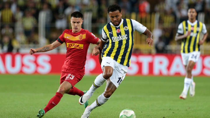 Oliver Villadsen (r.)