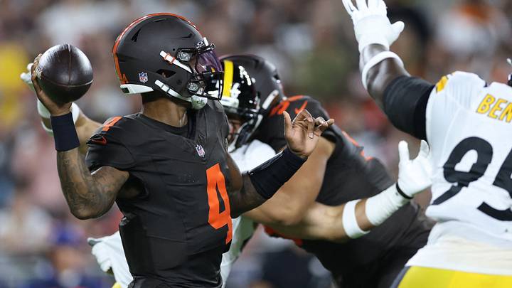 Oct 1, 2026; Cleveland, Ohio, USA; Cleveland Browns quarterback Deshaun Watson (4)drops back to pass against the Pittsburgh Steelers in the first half at Huntington Bank Field. Mandatory Credit: Scott Galvin-Imagn Images Oct 1, 2026; Cleveland, Ohio, USA; Cleveland Browns quarterback Deshaun Watson (4)drops back to pass against the Pittsburgh Steelers in the first half at Huntington Bank Field. Mandatory Credit: Scott Galvin-Imagn Images