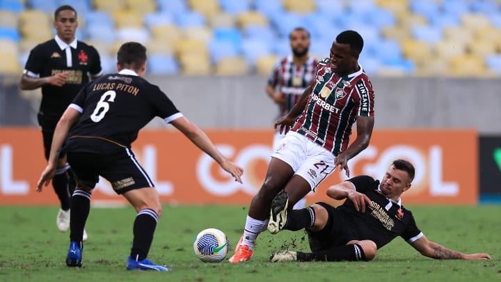 Duelo ocorre a partir das 21h30min