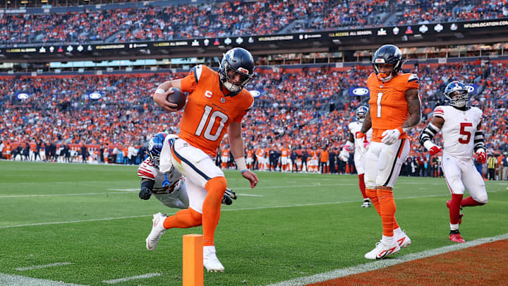 New York Giants v Denver Broncos