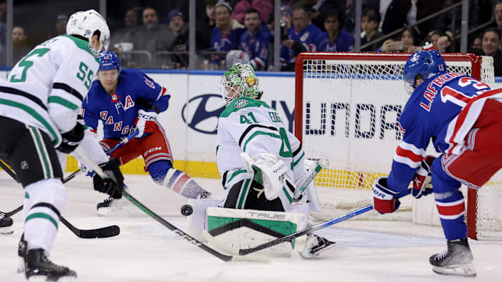 Feb 20, 2024; New York, New York, USA; Dallas Stars goaltender Scott Wedgewood (41) makes a save