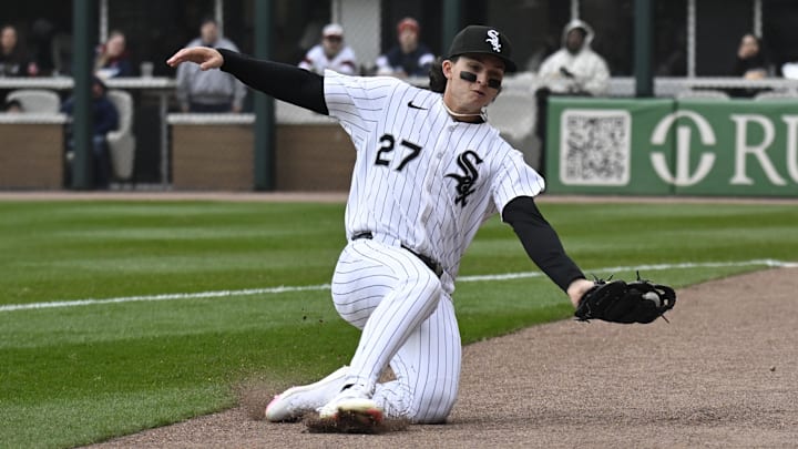 Chicago White Sox right fielder Brooks Baldwin (27) catches a fly ball hit by Boston Red Sox second baseman Kristian Campbell (28) at Rate Field. Chicago White Sox right fielder Brooks Baldwin (27) catches a fly ball hit by Boston Red Sox second baseman Kristian Campbell (28) at Rate Field.