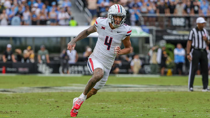 Arizona Wildcats wide receiver Tetairoa McMillan during the second quarter against the UCF Knights at FBC Mortgage Stadium Arizona Wildcats wide receiver Tetairoa McMillan during the second quarter against the UCF Knights at FBC Mortgage Stadium