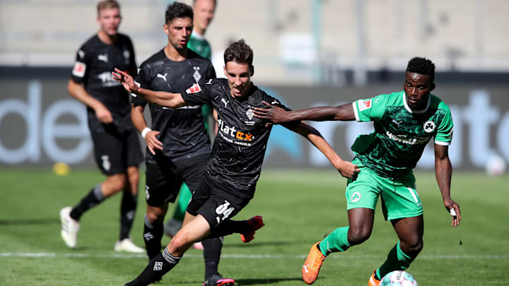 Conor Noß (v.li.) im Einsatz für die Fohlenelf